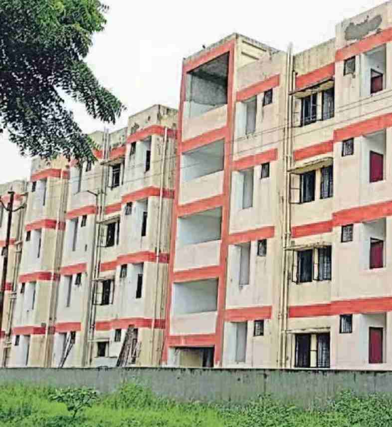 UPAVP Najibabad LIG flat auction 2026 offers 15 homes from Rs 22.34 lakh.